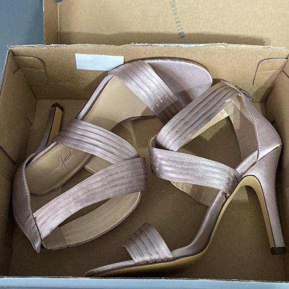 Jacqueline Ferrar Taupe Fabric Heel - Picture 12 of 15